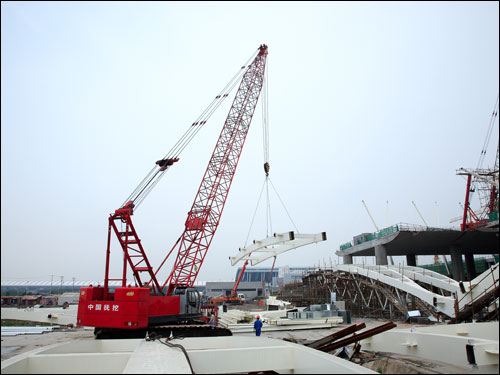 QUY100A在上海浦东国际机场扩建工程.jpg